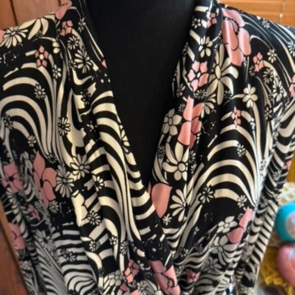 Elana by Tanner Floral Print Silk Wrap Blouse Size 14 - Picture 4 of 6